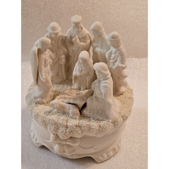 NIB Kirkland's Nativity Music Figurine Silent Night Family Angel Wise Men - Picture 1 of 13